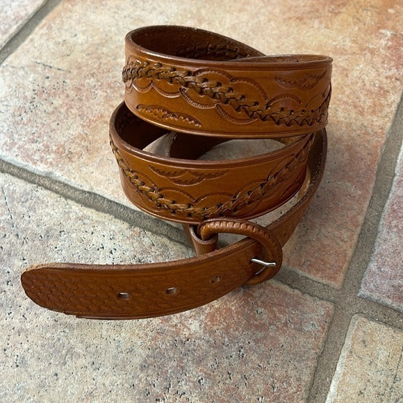 Leather belt made in Mexico size 42 - Picture 1 of 3